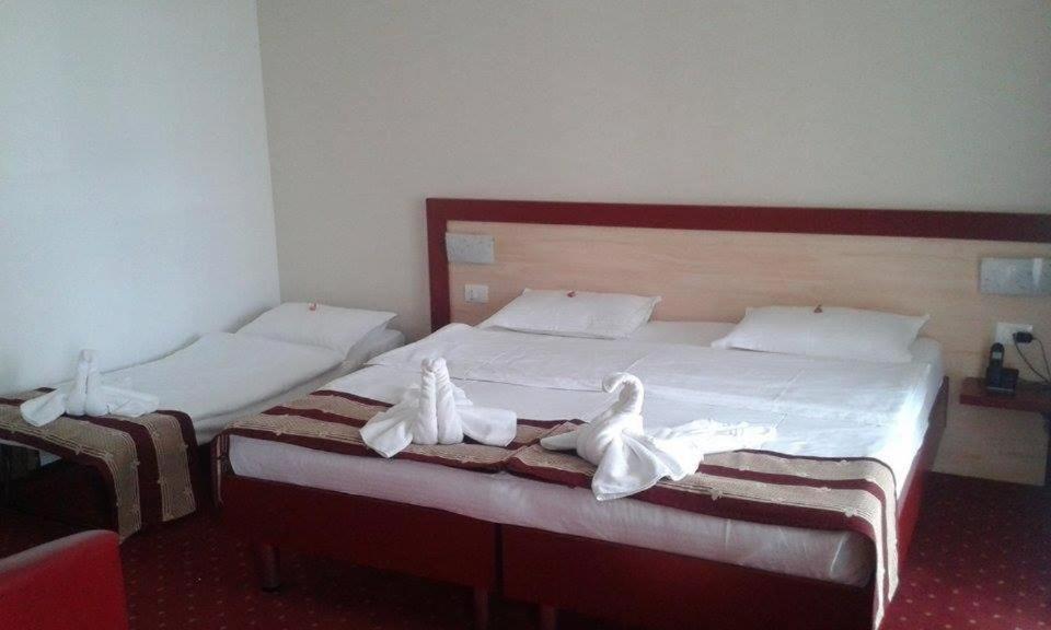 מנגליה Hotel Solymar מראה חיצוני תמונה
